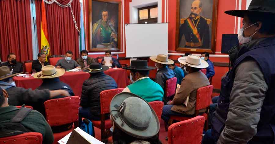 Gobernación modificará reglamento del Prosol tras acuerdos con Federación de Campesinos