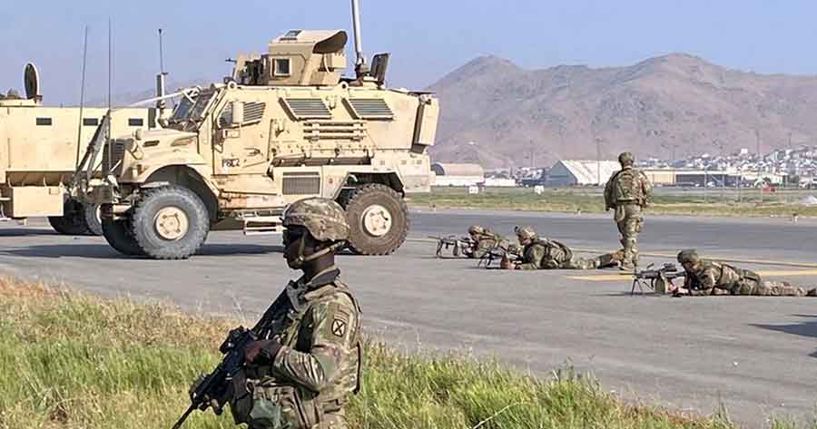 Afganistán: Estados Unidos intensifica las evacuaciones en Kabul mientras negocia un cronograma con los talibanes