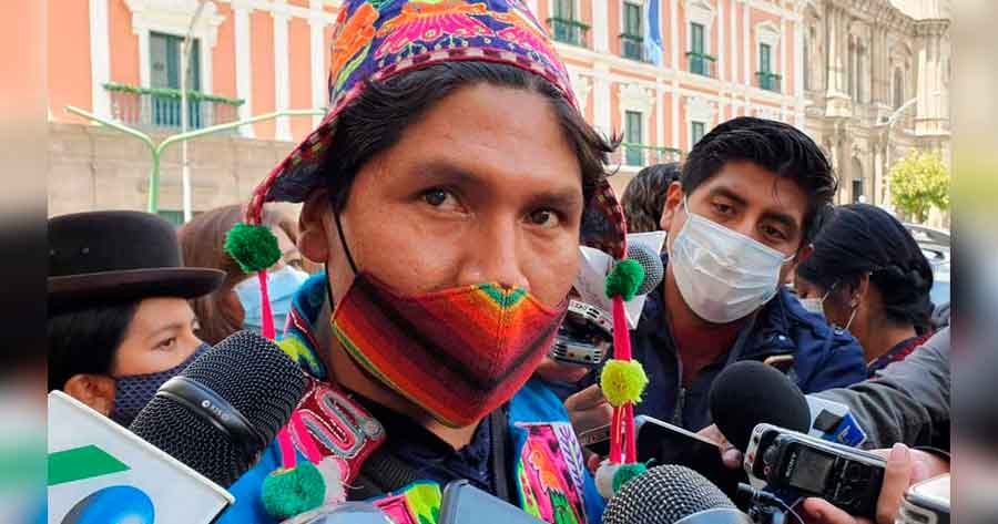 Viceministro denuncia penalmente a Camacho y Calvo por racismo y ultraje a símbolos nacionales