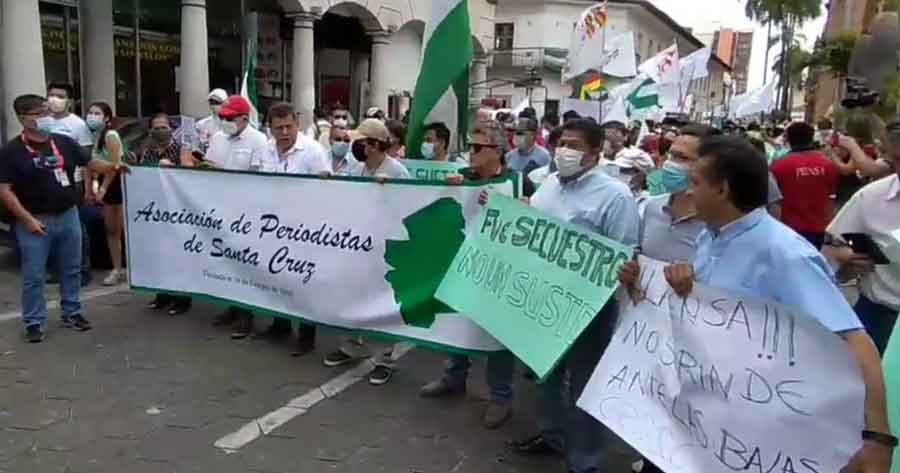 Periodistas en Santa Cruz marchan en demanda de celeridad en investigación por el caso Las Londras