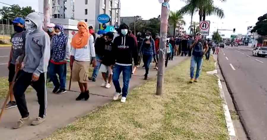 Santa Cruz: COD marcha con encapuchados armados con palos: “Nos vemos obligados a desbloquear” 