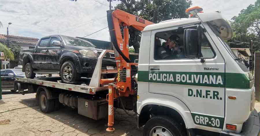 Policía halla dos camionetas usadas por encapuchados para desbloquear; una pertenece a Dircabi
