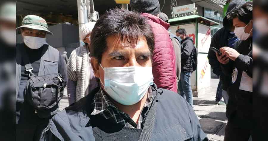 Dueños de autos ‘chutos’ insisten con la regularización; expresan apoyo a Arce y le piden una ‘manito’