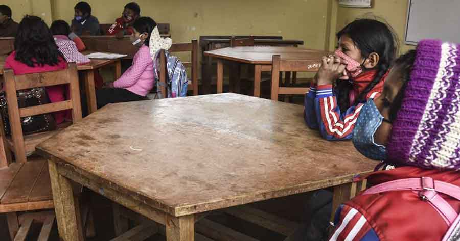 Ministerio de Educación deja en manos de los colegios y autoridades regionales la coordinación para las clases presenciales