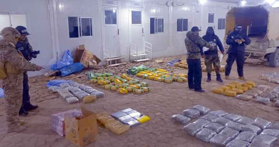 Fuerza de lucha contra el contrabando incauta 200 paquetes de droga en la frontera con Chile