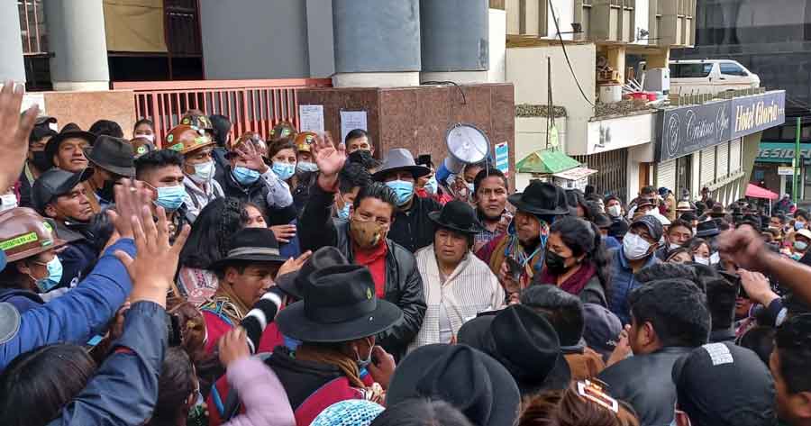 Sala Penal ratifica detención domiciliaria y con salida laboral para el gobernador Santos Quispe