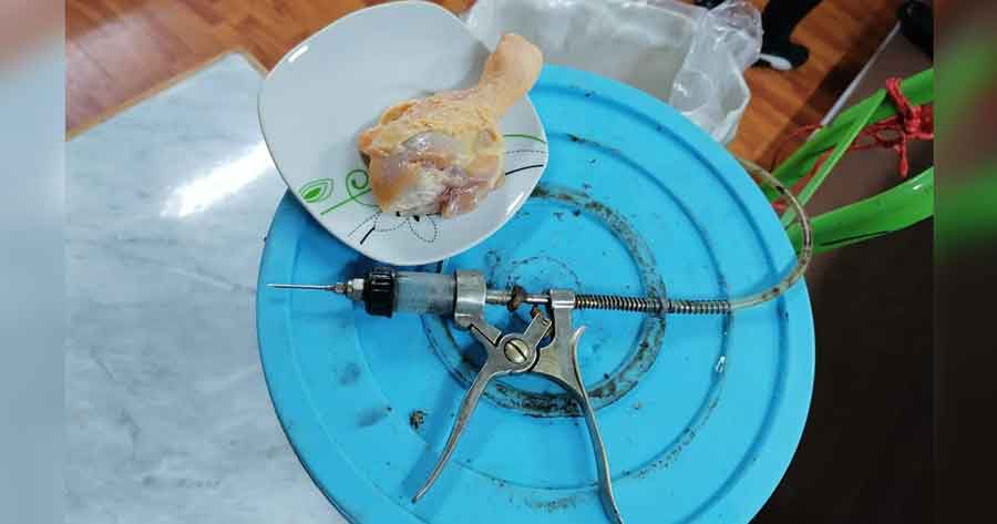 El Alto: Decomisan instrumento usado para ‘hinchar’ pollos en venta de comida
