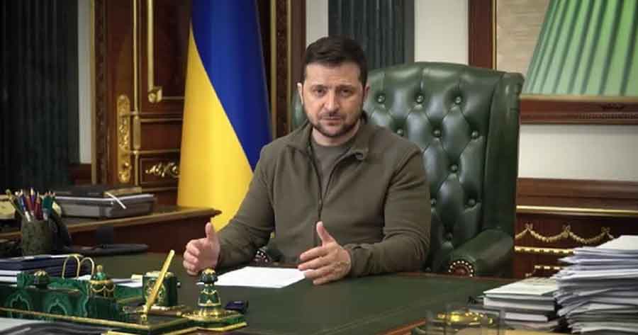 Zelensky acusó a Putin de abandonar a sus soldados muertos: “No los entierran y en algunos lugares es imposible respirar por el hedor a carne podrida”