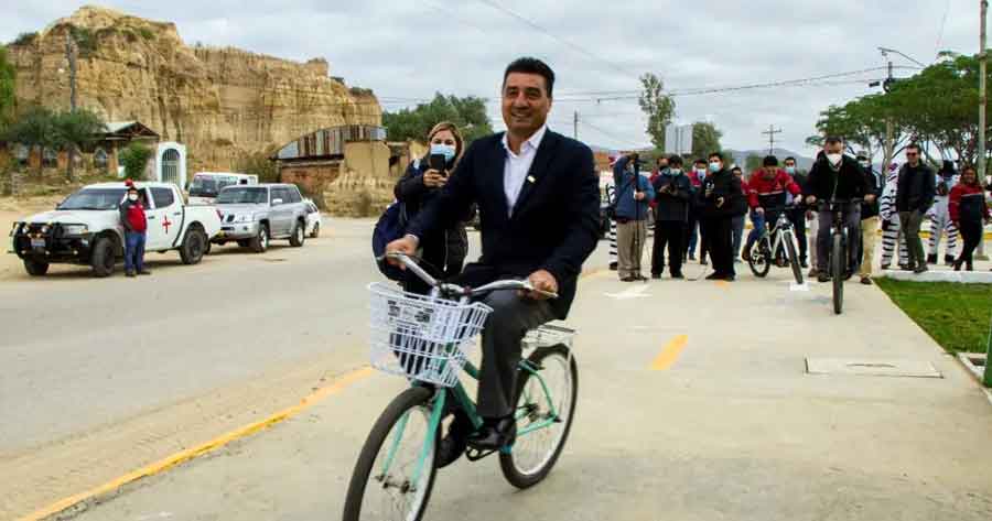  Alcalde Torres estrena cicloivía nueva y vistosa jardinera sobre la ruta de salida al norte