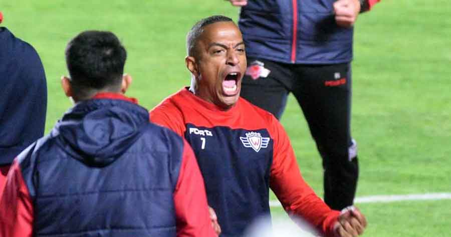 Multa de 30.000 dólares para Bolívar por insultos racistas de sus hinchas a Serginho