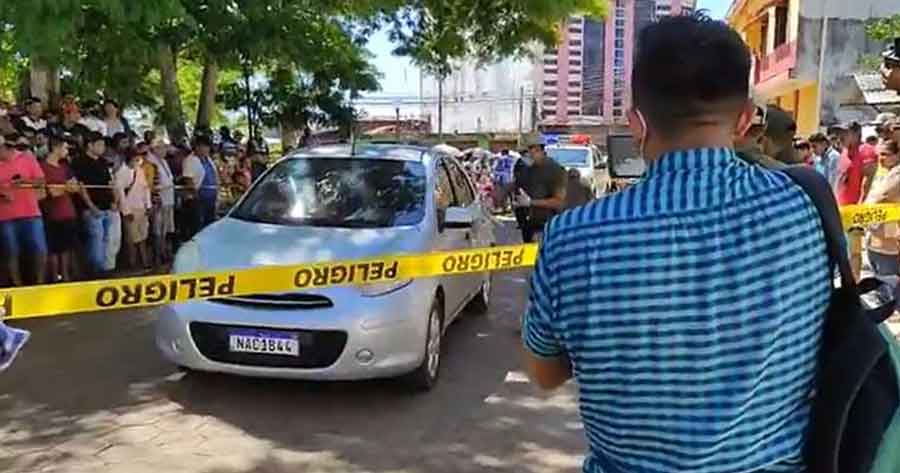 Abaten a tiros a un hombre dentro de un auto en pleno centro de Cobija