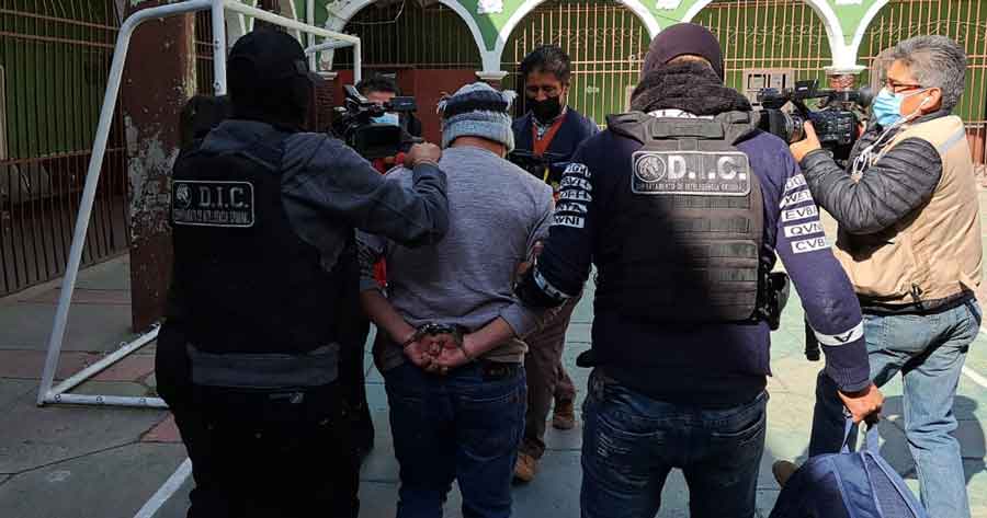 Padre evita la fuga de su hijo acusado de violar a una niña de 5 años y lo entrega a la Policía
