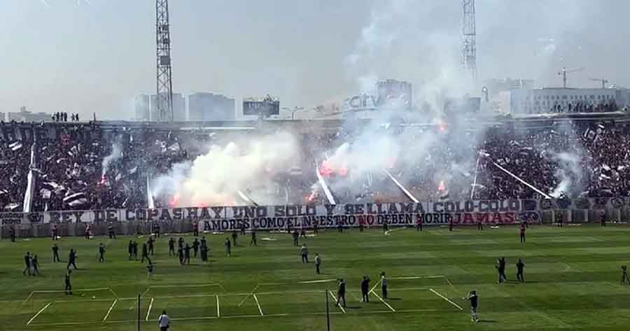 Colapsó el techo de una tribuna del estadio de Colo-Colo mientras estaba repleta de hinchas