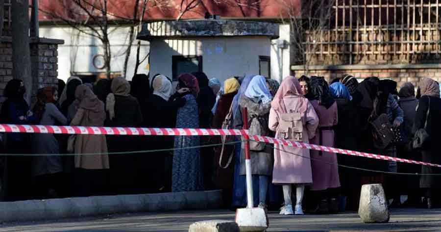 Los talibanes prohibieron la educación para todas las mujeres en Afganistán