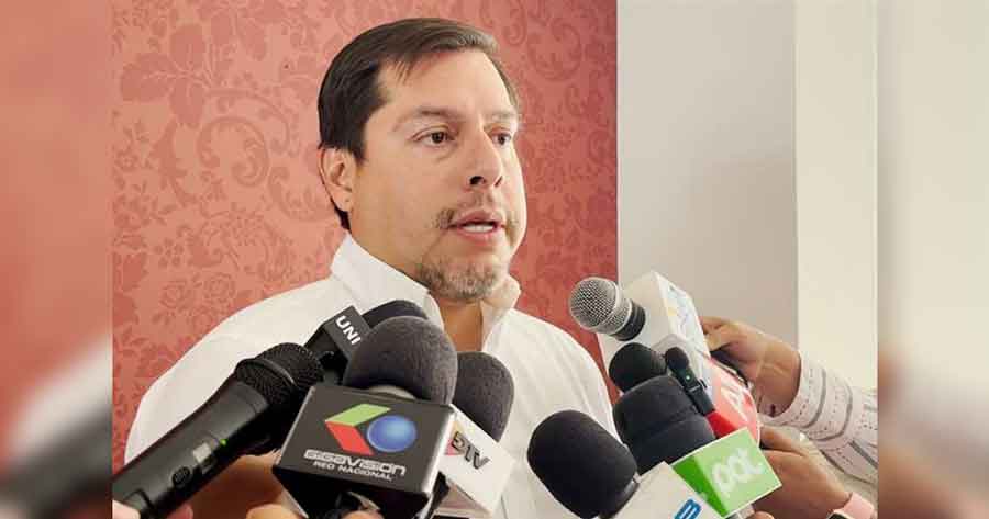 Abogado señala que no hay ninguna traba para que Camacho siga ejerciendo como gobernador 