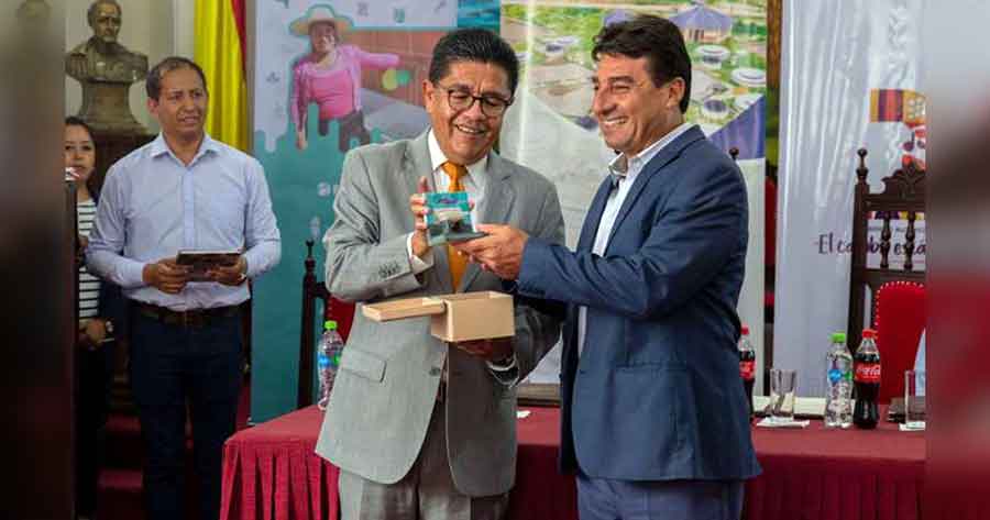 Alcalde De Tarija firma convenio para asegurar agua potable