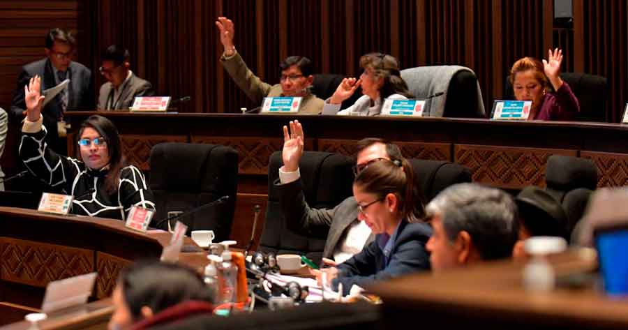 Senado aprueba comisión integrada para tratar la ley antibloqueos